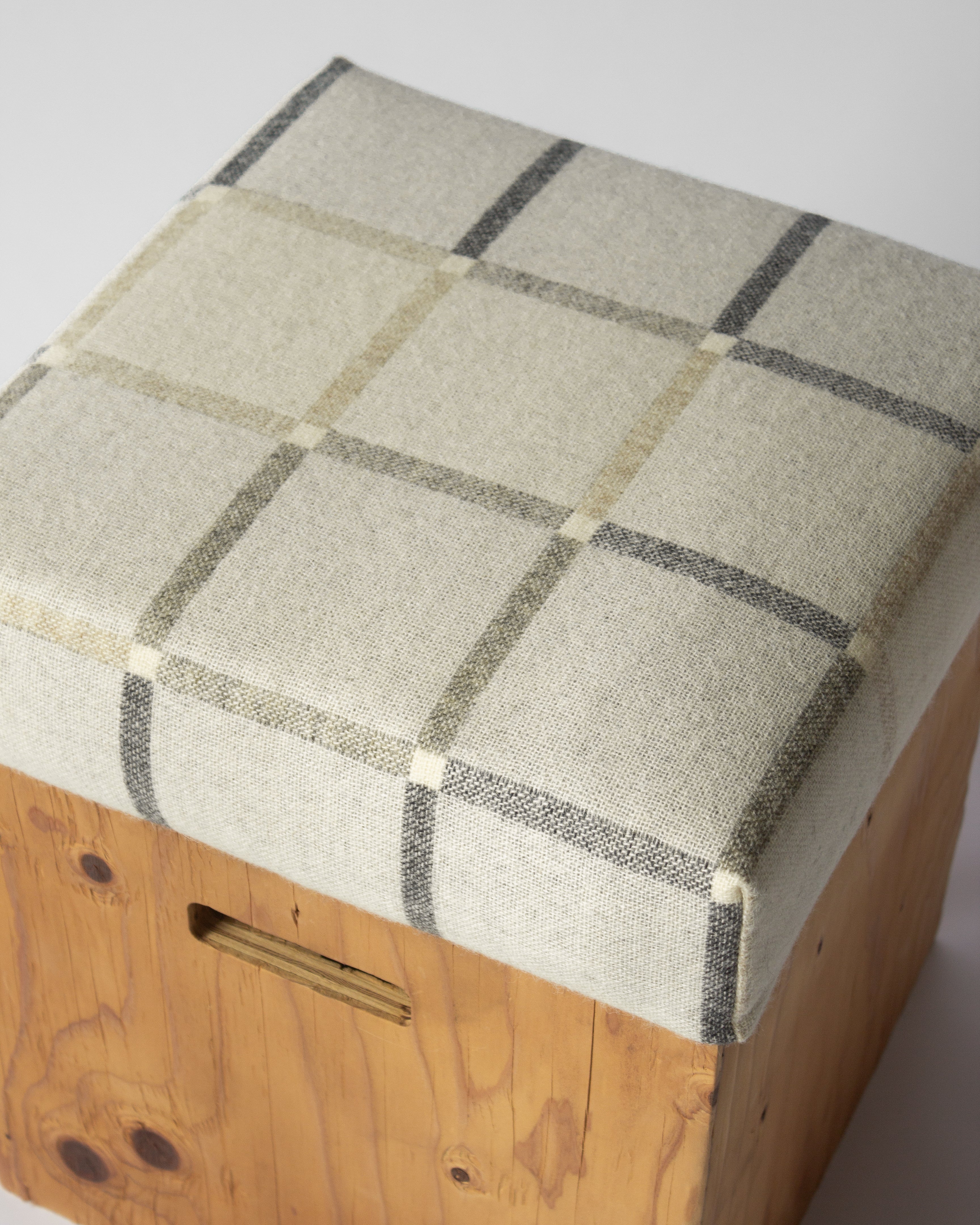 Box Cushion - Topo