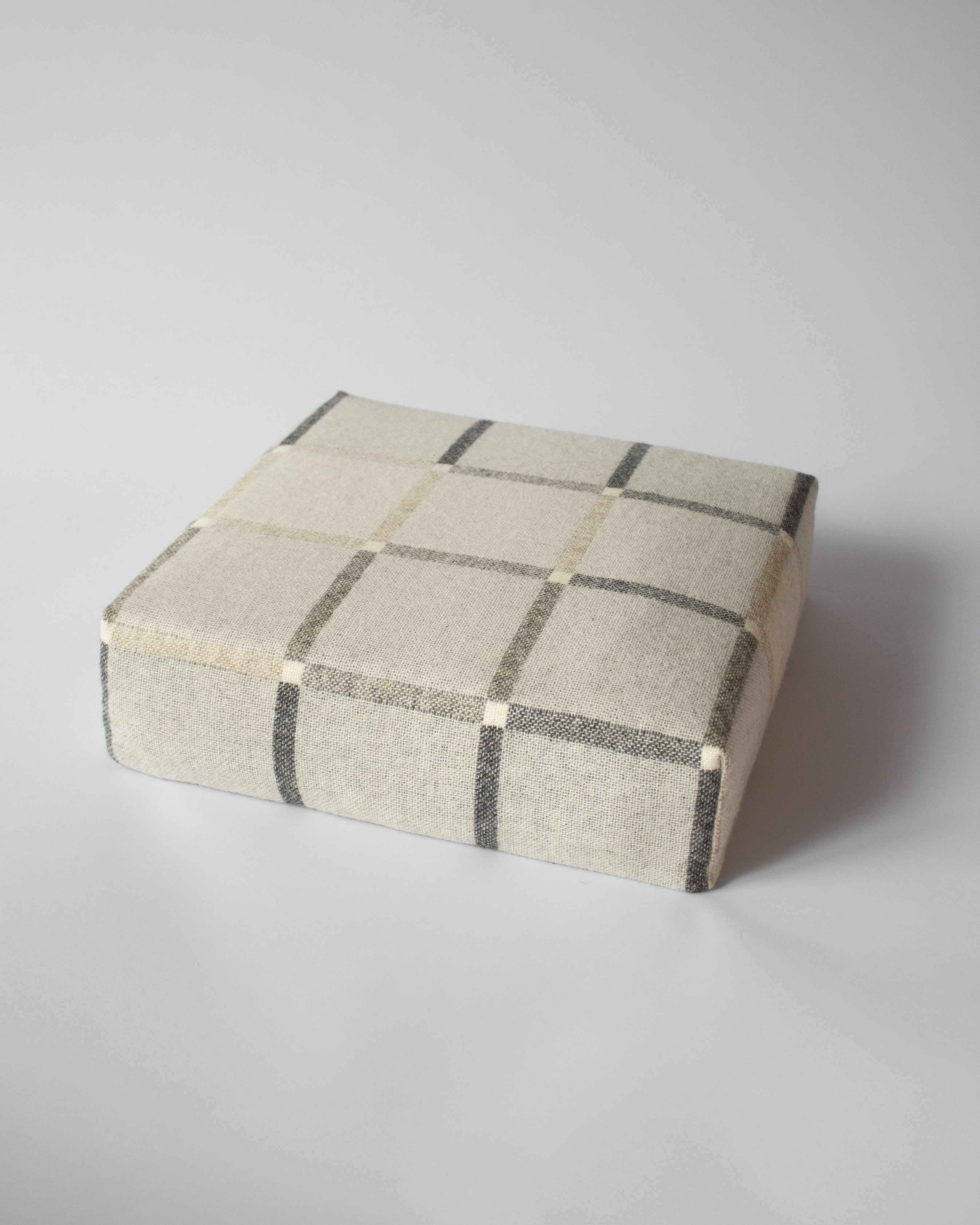 Box Cushion - Topo