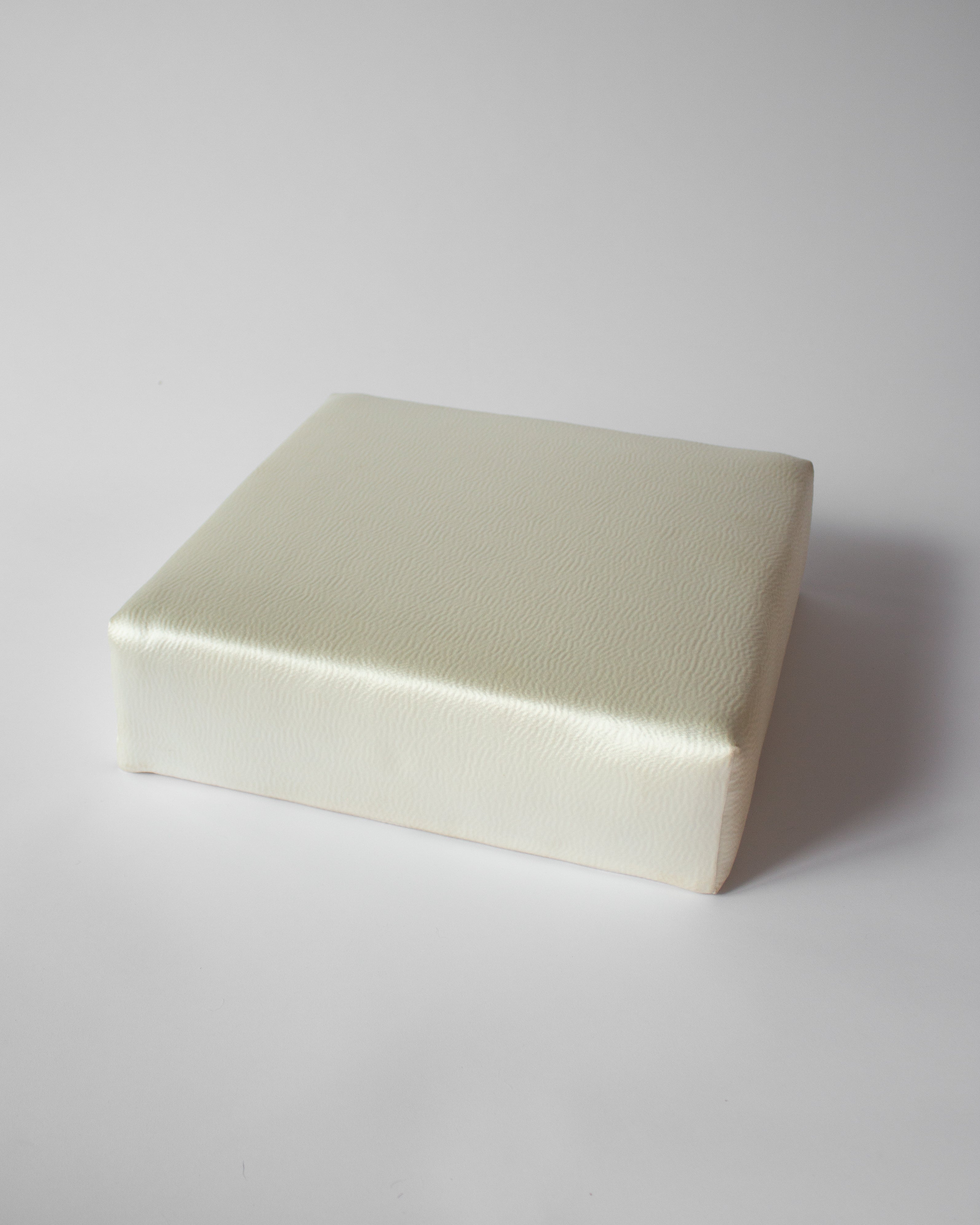 Box Cushion - Pearl